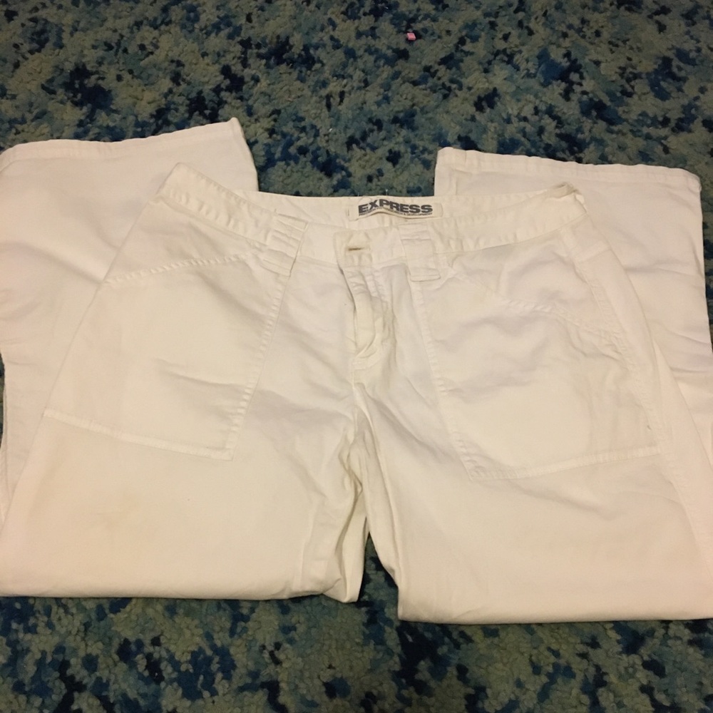 EXPRESS Capri